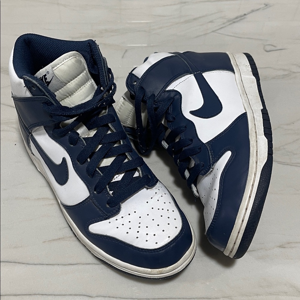 Nike high tops dunks ? Navy blue youth sz 6 Euro 38.5 like 7-7.5